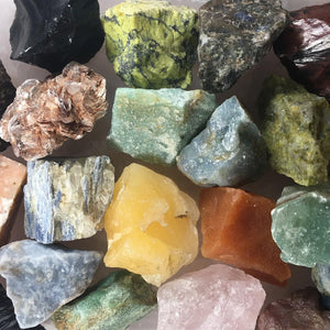 ROUGH STONES - Crystals & Gems Gallery 