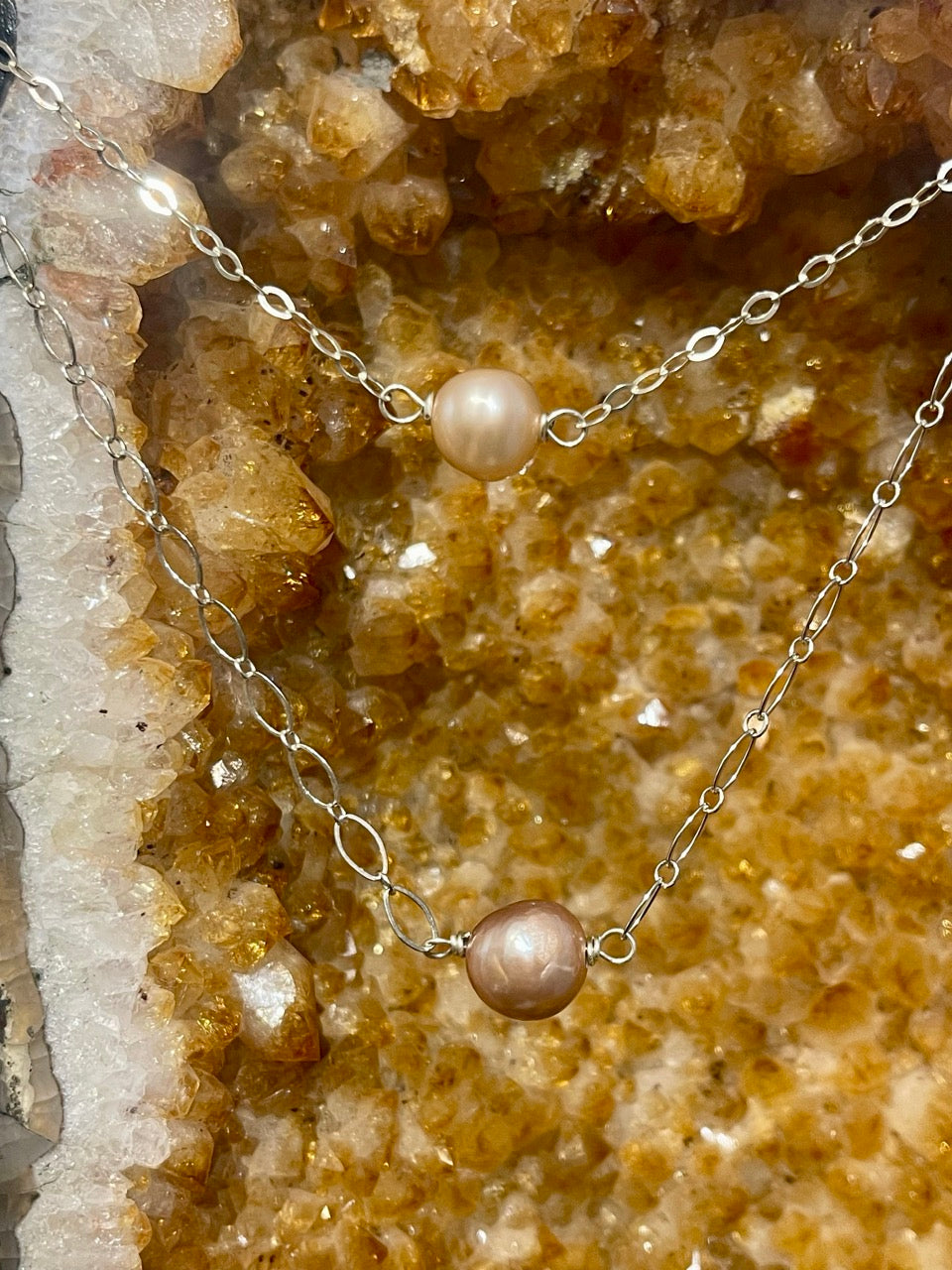 AKALA MOMI - PINK PEARL NECKLACE
