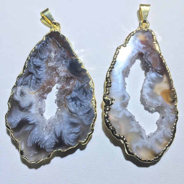 Agate geode pendant in gold