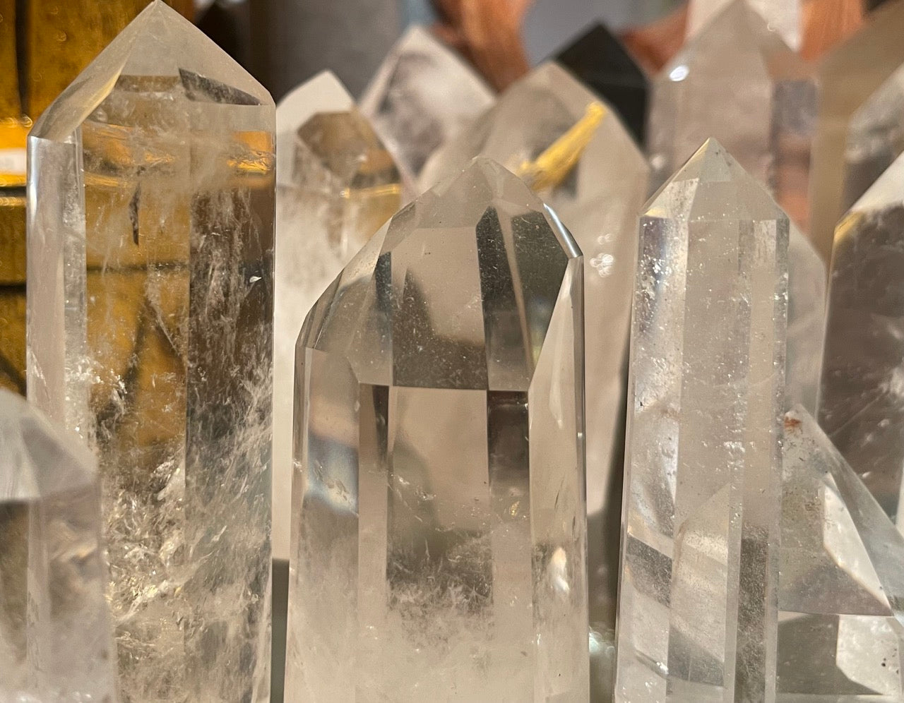 CLEAR QUARTZ POINTS