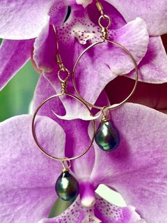 BLACK TAHITIAN PEARL LOOP EARINGS