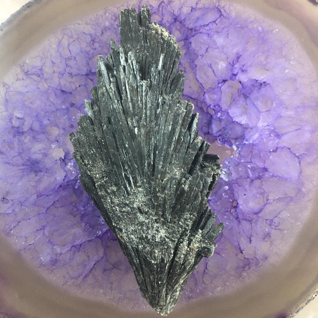 BLACK KYANITE - Crystals & Gems Gallery 