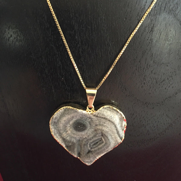 DRUZE AGATE HEART PENDANT - Crystals & Gems Gallery 